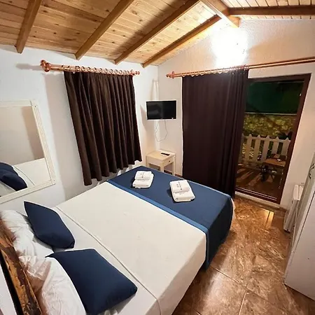 Ata Bungalow Bed and Breakfast *