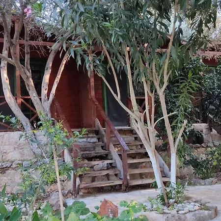 Ata Bungalow Bed and Breakfast